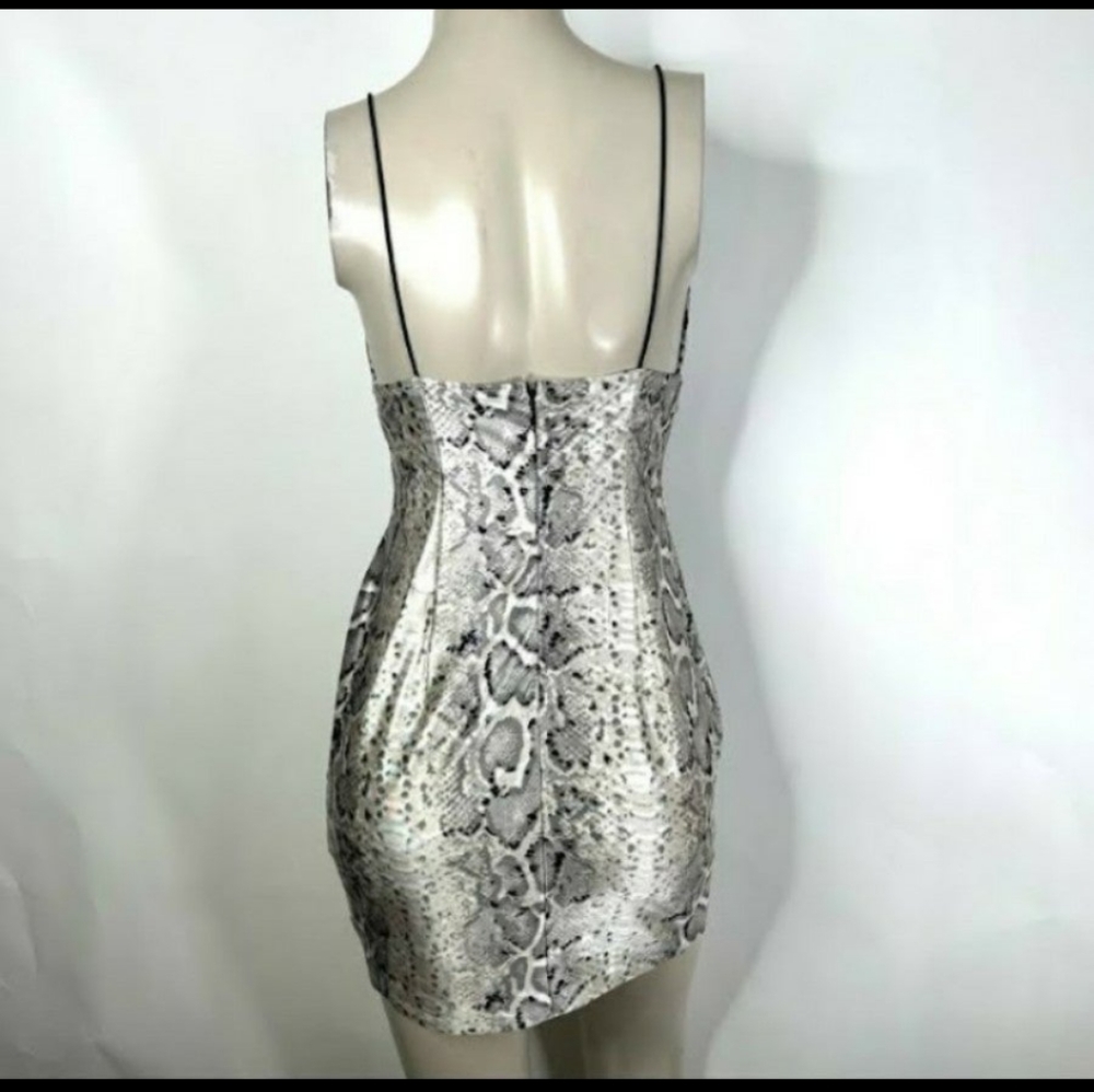 🆕Snakeskin Print Satin Silky V-NeckMini Dress   Size M - Picture 6 of 12